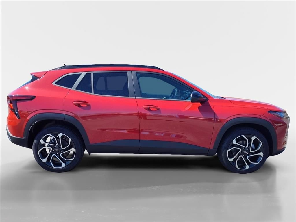 Used 2026 Chevrolet Trax RS w/ Sunroof Package FWD image 6