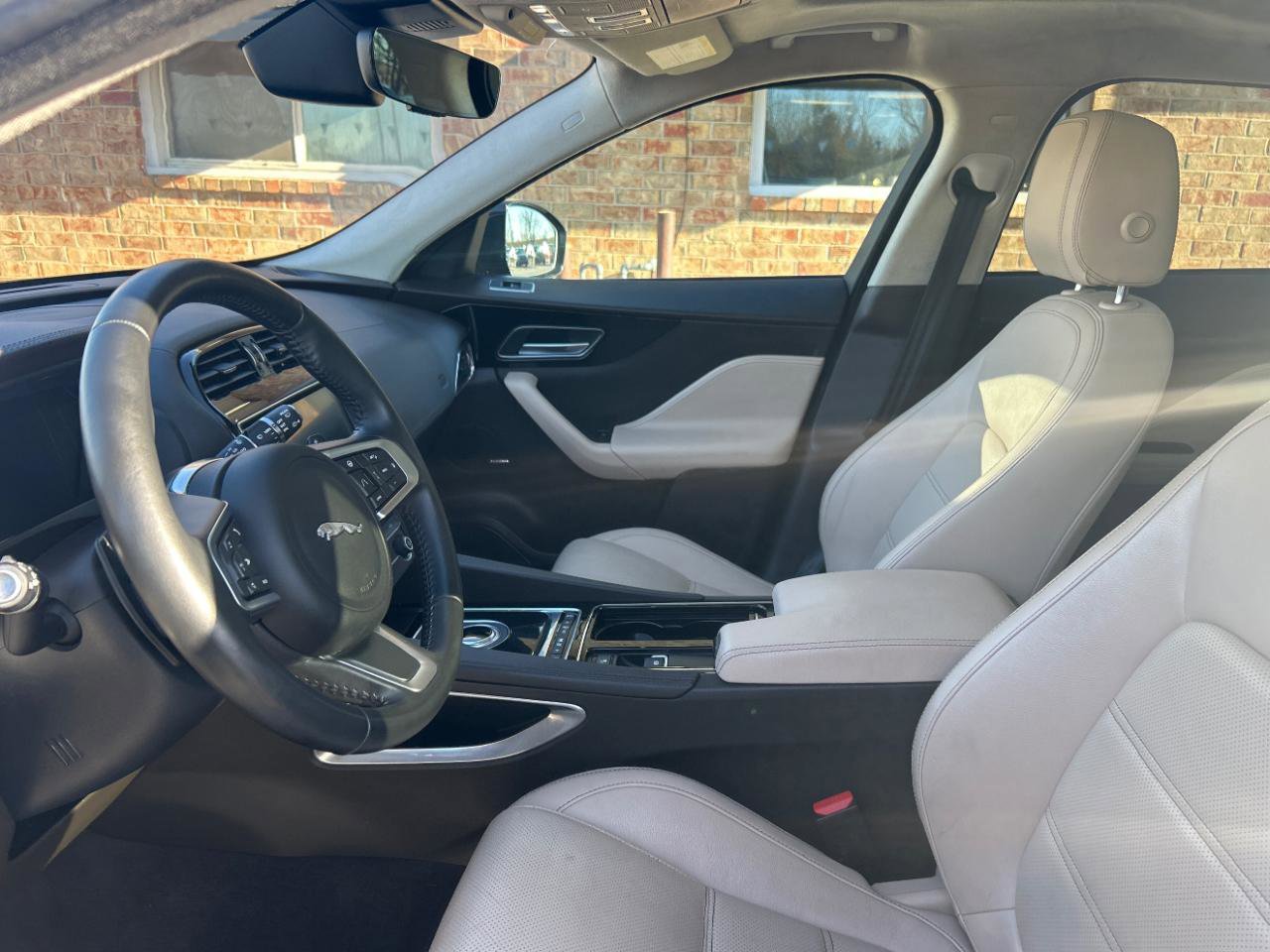 Used 2020 Jaguar F-PACE Prestige image 20