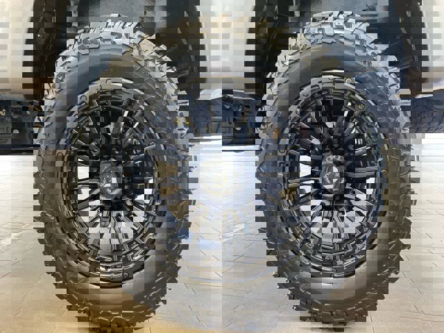 Used 2022 Ford F250 Lariat w/ Black Appearance Package image 28