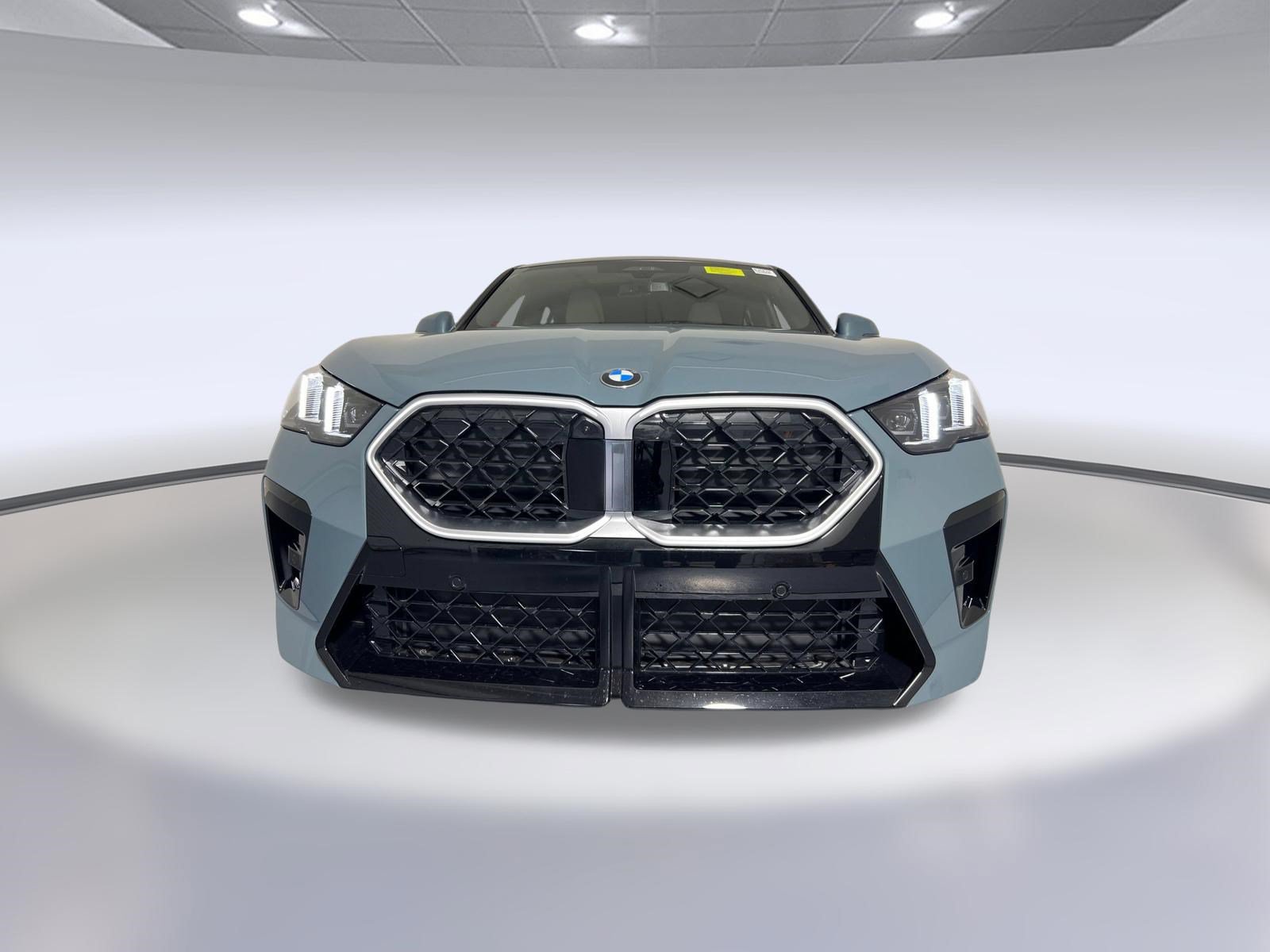 Used 2025 BMW X2 xDrive28i w/ Premium Package AWD/4WD image 6