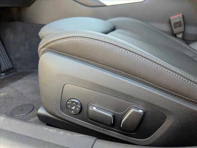 New 2026 BMW 330i Sedan w/ Premium Package image 4
