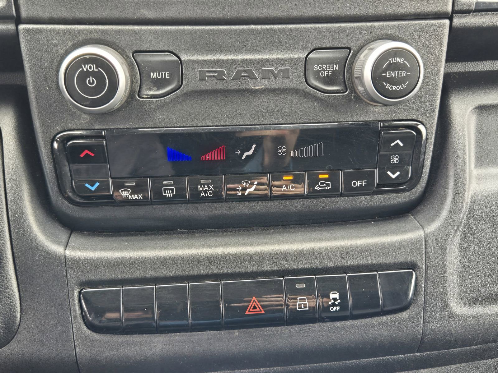 Used 2023 RAM ProMaster 2500 FWD image 17