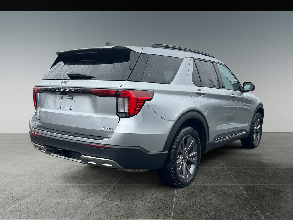 Used 2025 Ford Explorer Active w/ Active Comfort Package AWD/4WD image 7
