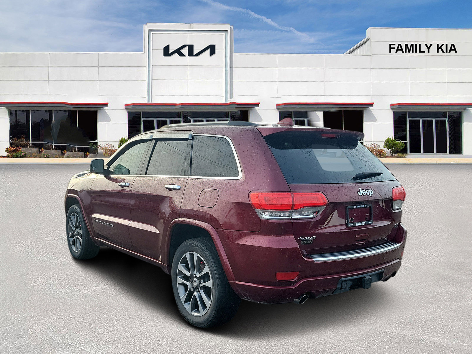 Used 2017 Jeep Grand Cherokee Overland image 4