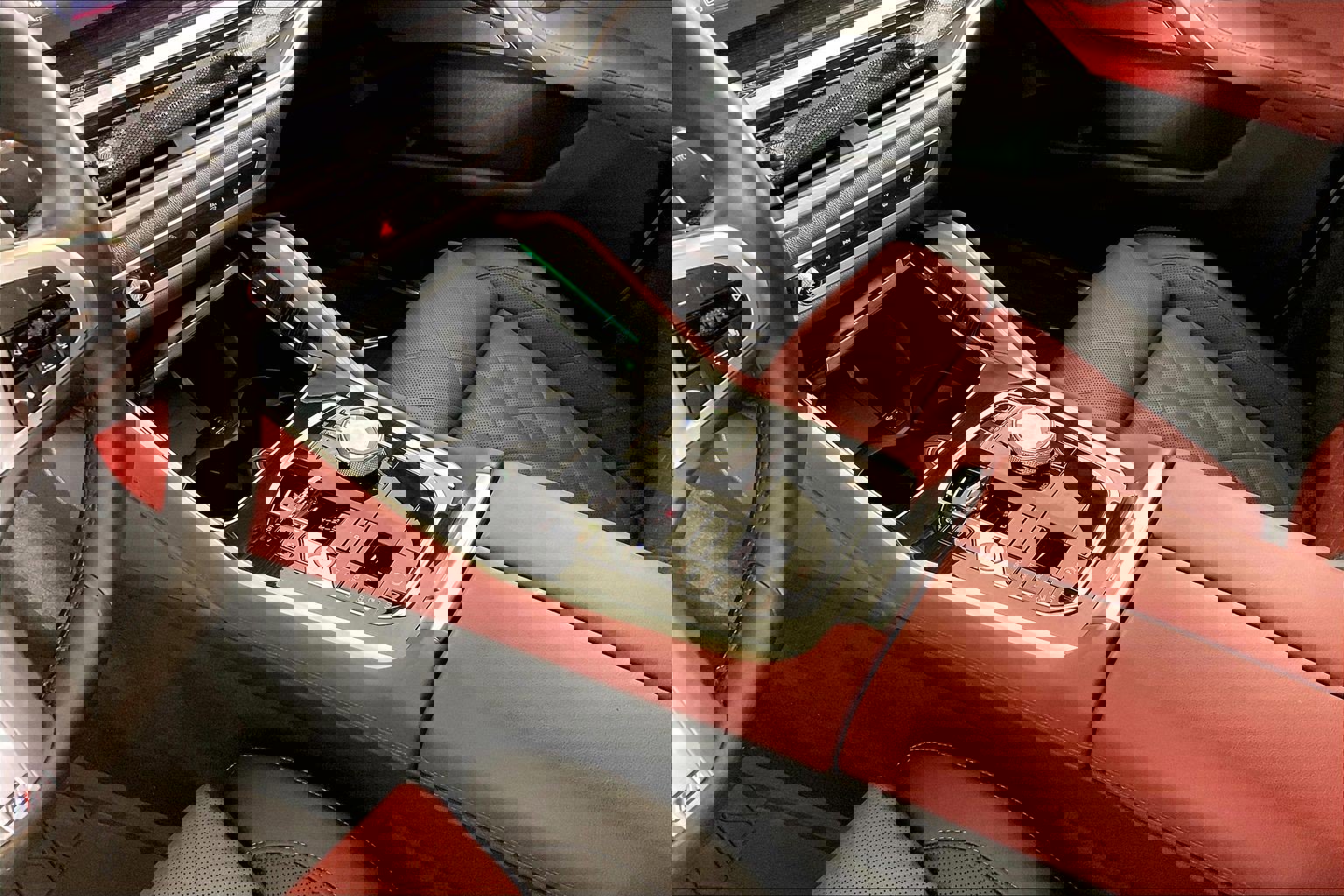 Certified 2024 BMW X6 xDrive40i w/ Executive Package image 15