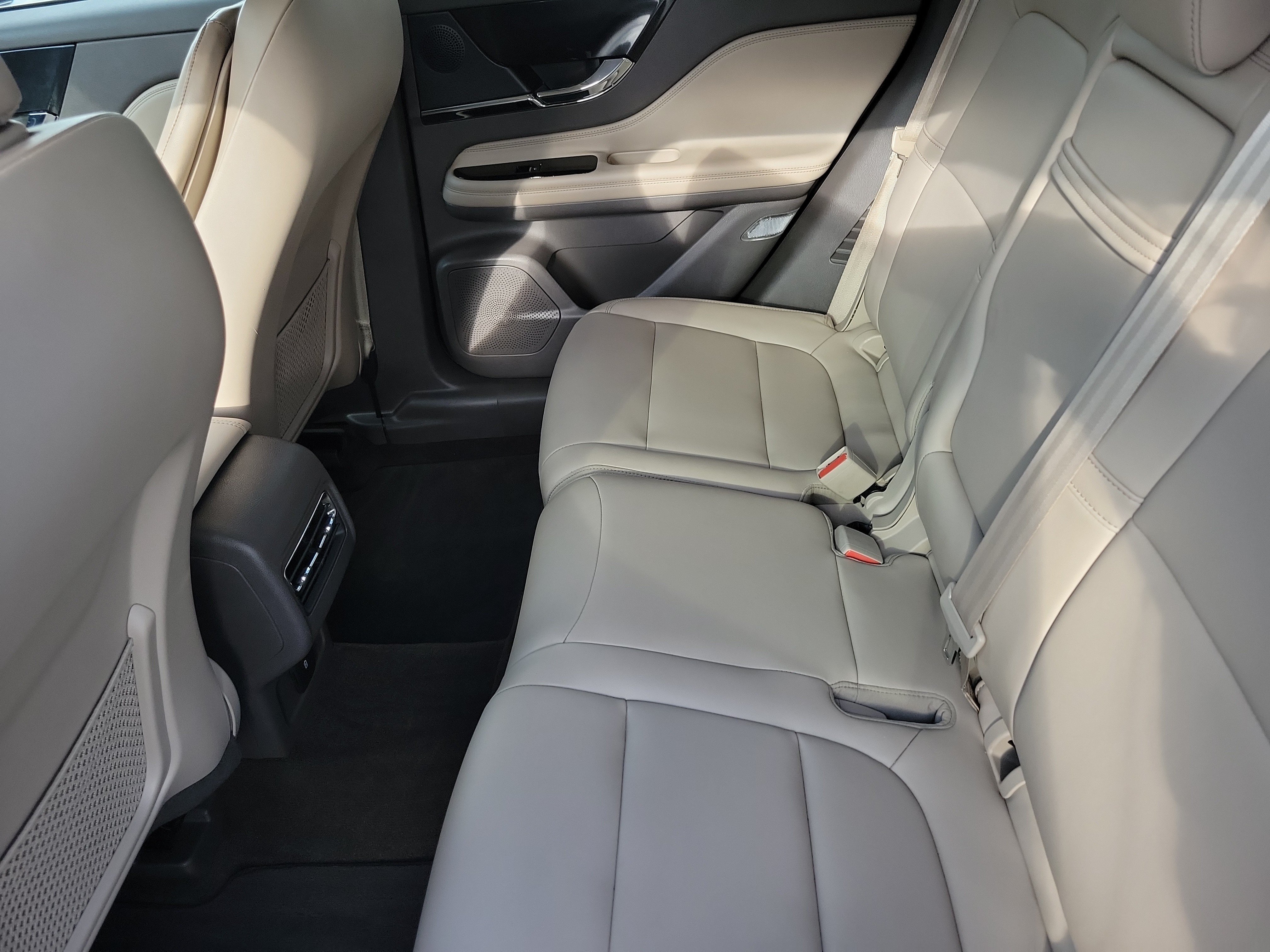 Certified 2023 Lincoln Corsair FWD image 9