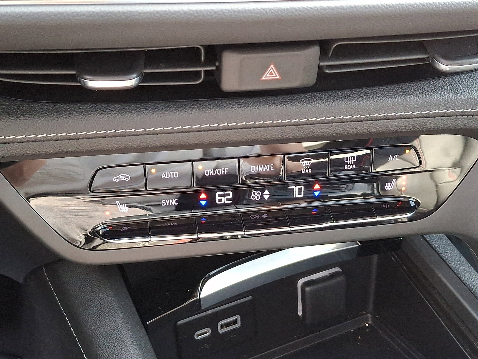 Used 2023 Buick Envision Essence w/ Sport Touring Package image 17