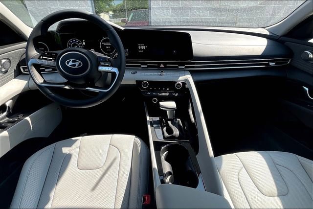 New 2025 Hyundai Elantra Limited image 5