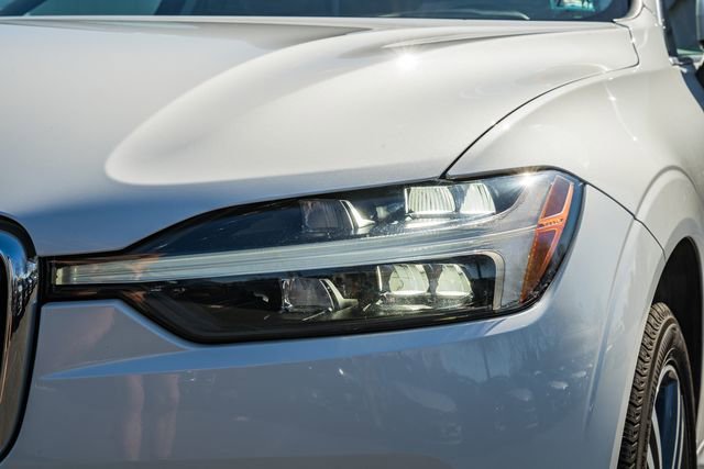 Used 2021 Volvo XC60 T5 Momentum w/ Advanced Package image 13