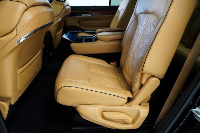 Used 2024 Jeep Grand Wagoneer Series III image 15