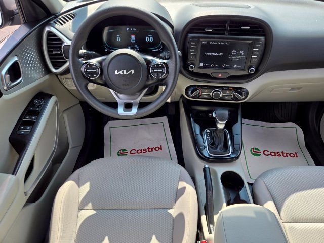 Used 2024 Kia Soul LX FWD image 14