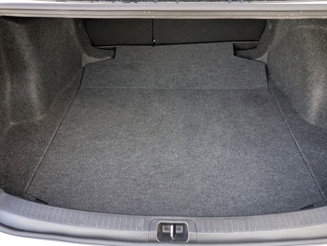 Used 2025 Toyota Corolla LE image 32