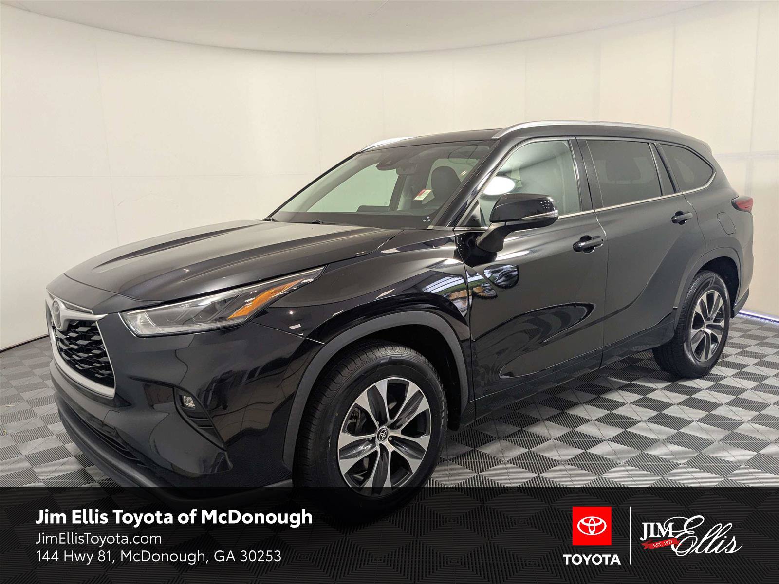Used 2021 Toyota Highlander XLE FWD image 1