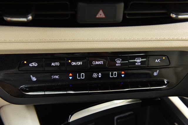 Used 2021 Buick Envision Essence w/ Technology Package I FWD image 19