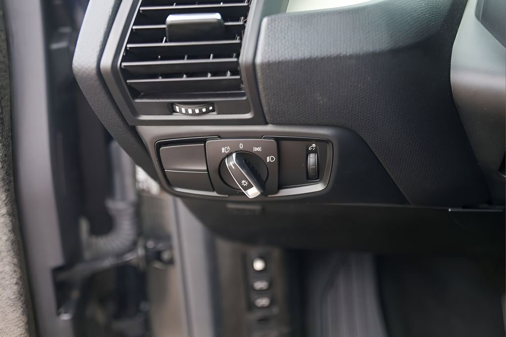 Used 2018 BMW i3 RWD image 17