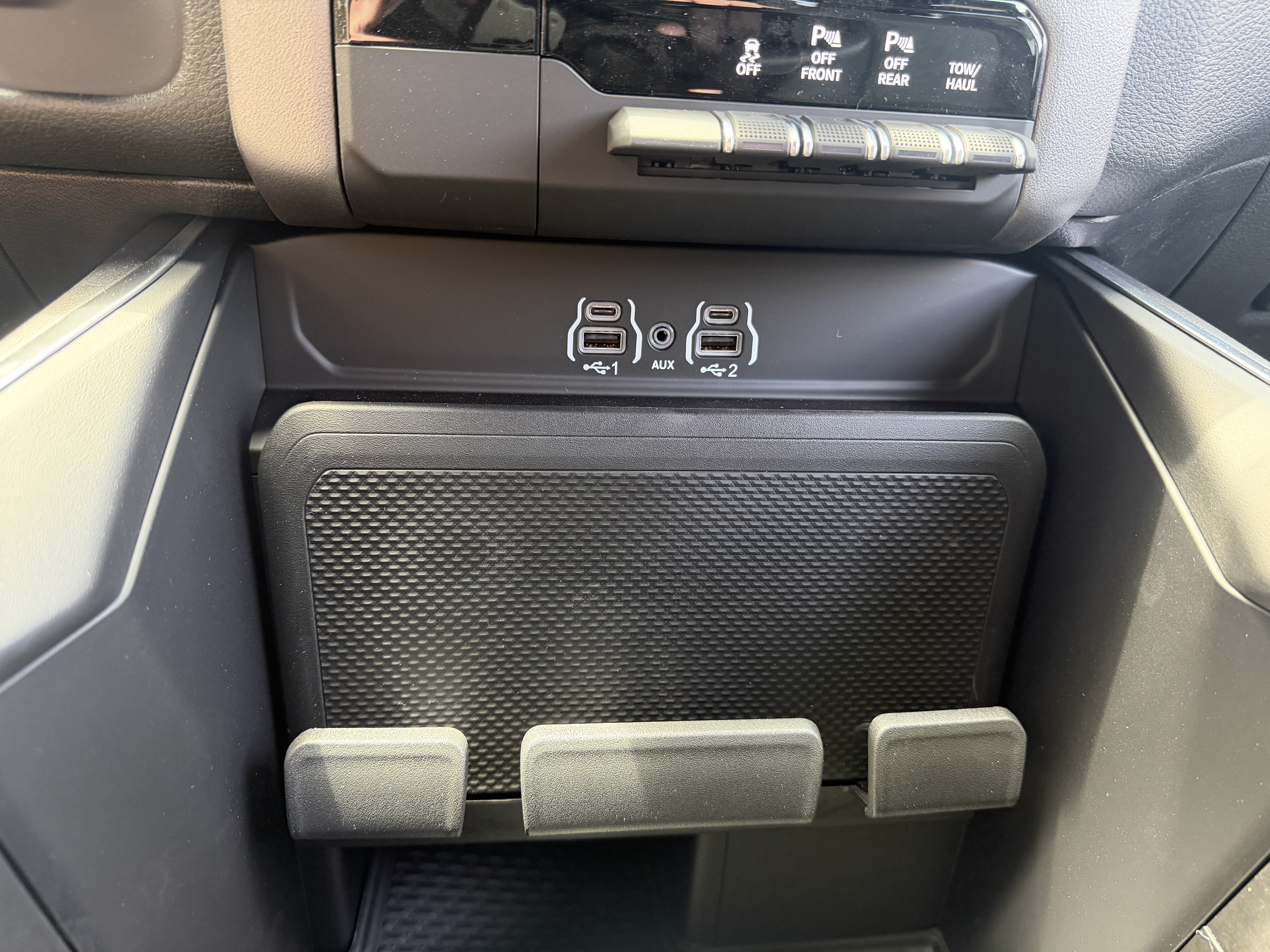 New 2026 RAM 1500 Express AWD/4WD image 41