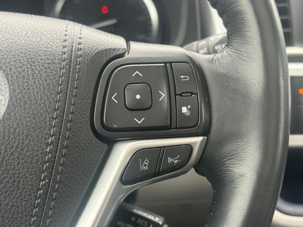 Used 2019 Toyota Highlander Limited Platinum AWD/4WD image 21