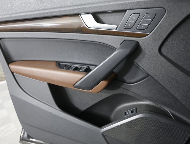 Used 2018 Audi Q5 2.0T Premium Plus w/ Premium Plus Package image 14