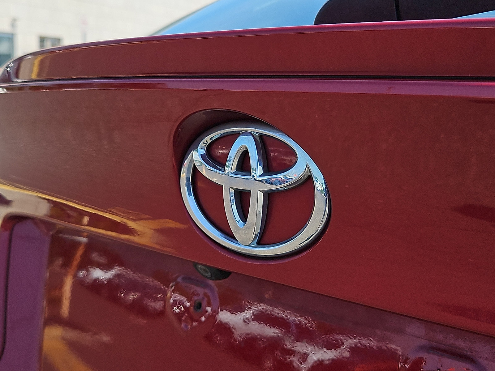 Used 2018 Toyota C-HR XLE FWD image 29