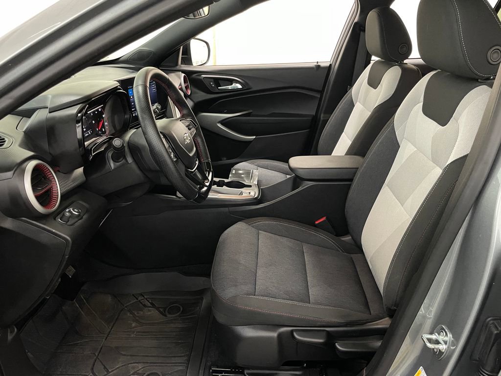 Used 2024 Chevrolet Trax RS w/ Driver Confidence Package image 6