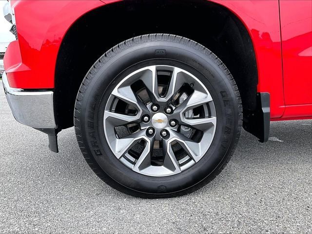Used 2025 Chevrolet Silverado 1500 LT image 7