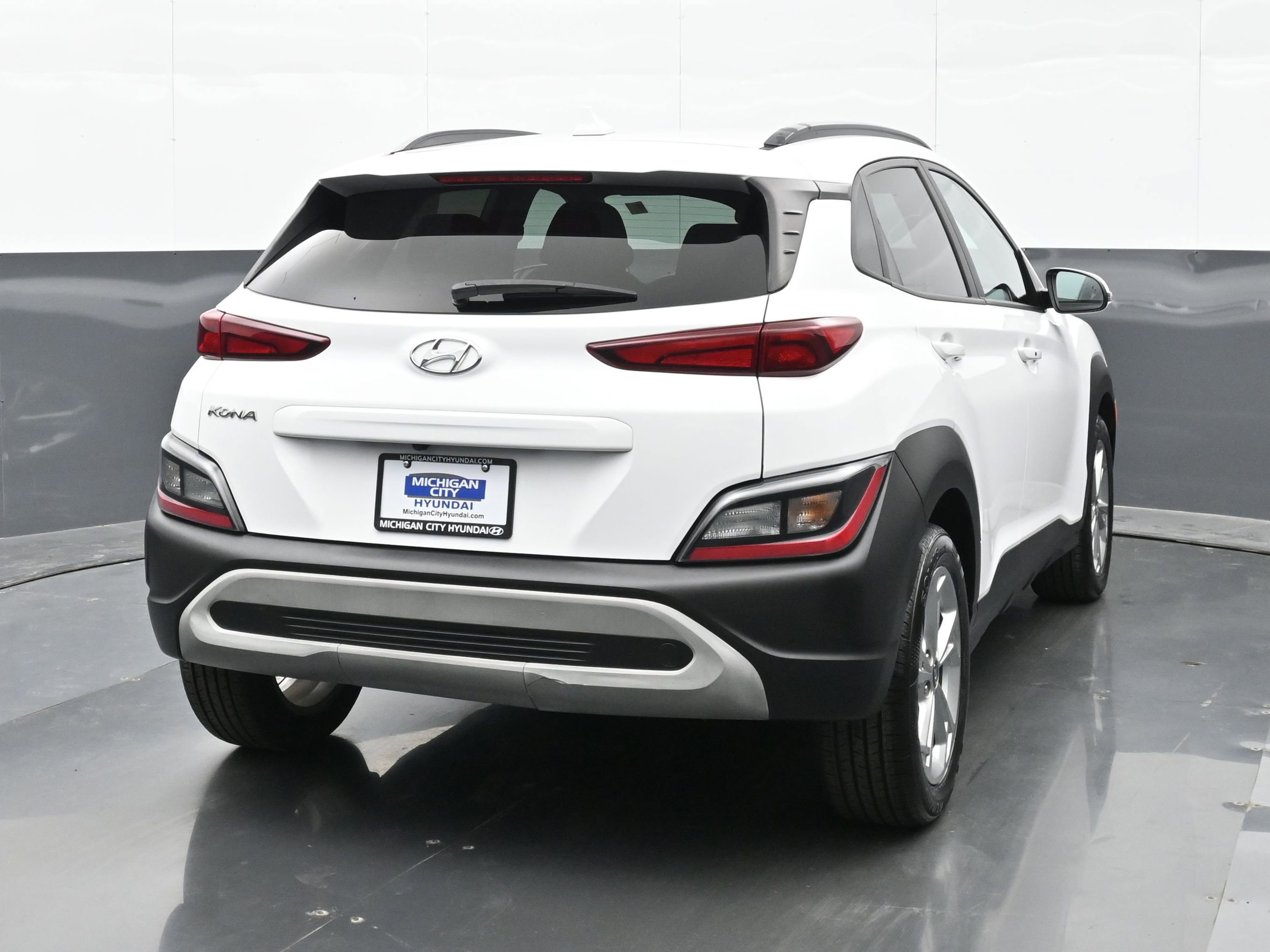 Used 2022 Hyundai Kona SEL FWD image 4