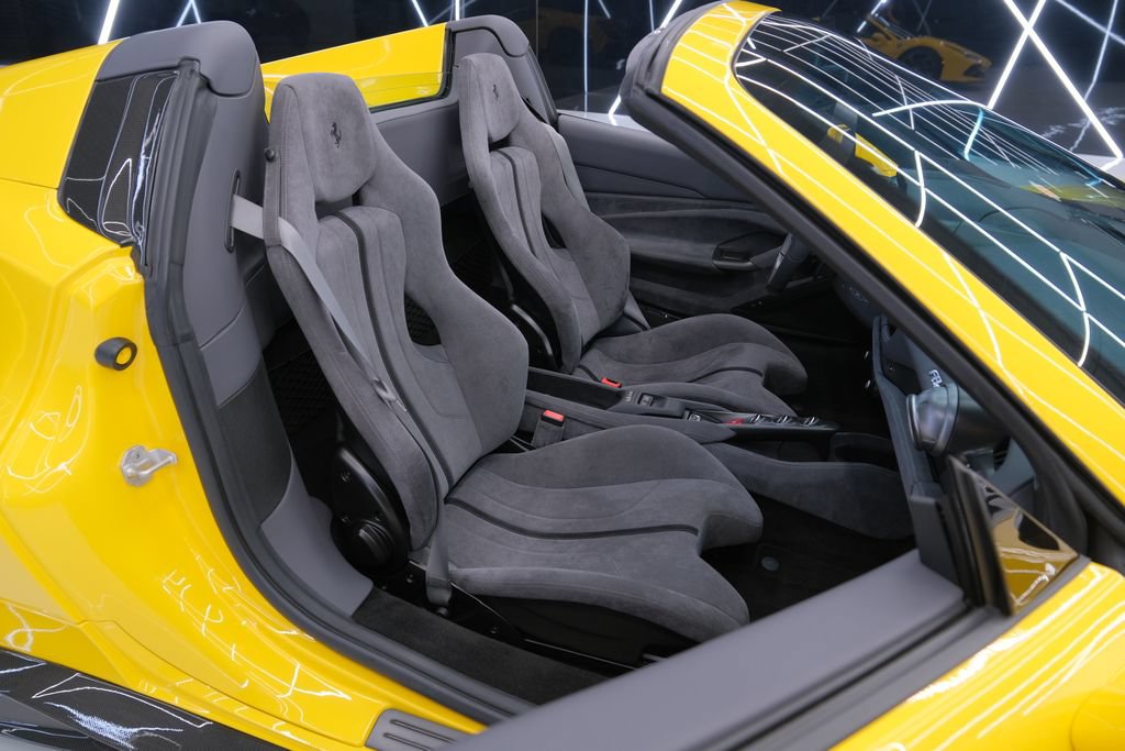 Used 2021 Ferrari F8 Tributo RWD image 22