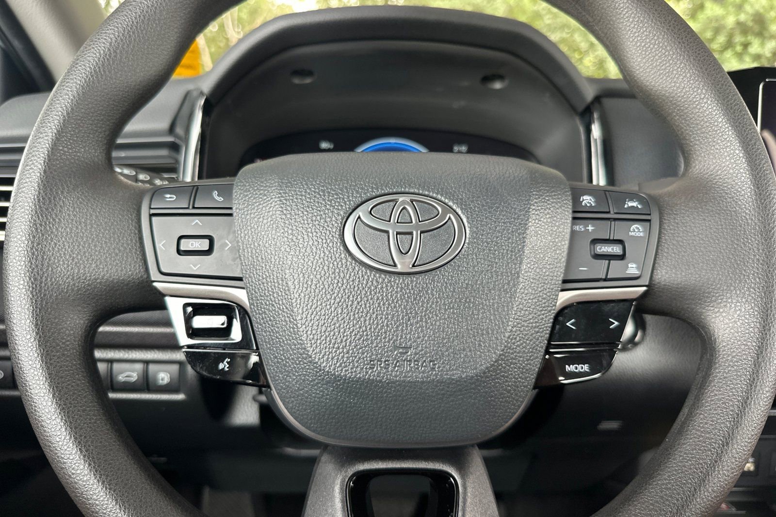 Used 2025 Toyota Camry LE image 25