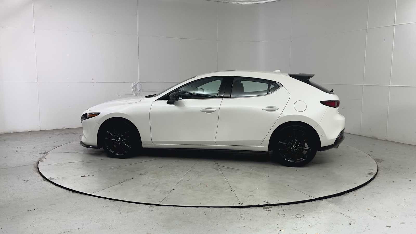 Used 2021 MAZDA MAZDA3 Hatchback w/Premium Plus Pkg AWD/4WD image 4