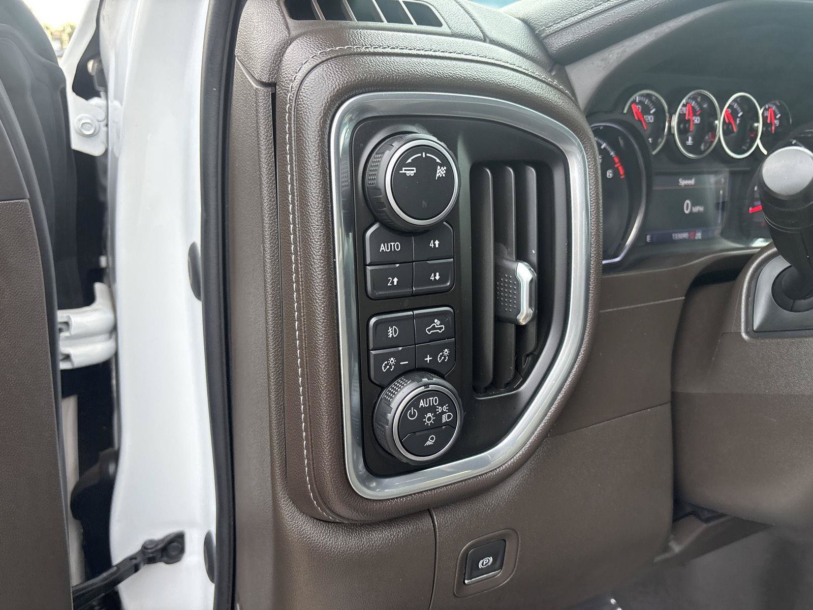 Used 2019 Chevrolet Silverado 1500 LTZ w/ LTZ Texas Edition AWD/4WD image 36