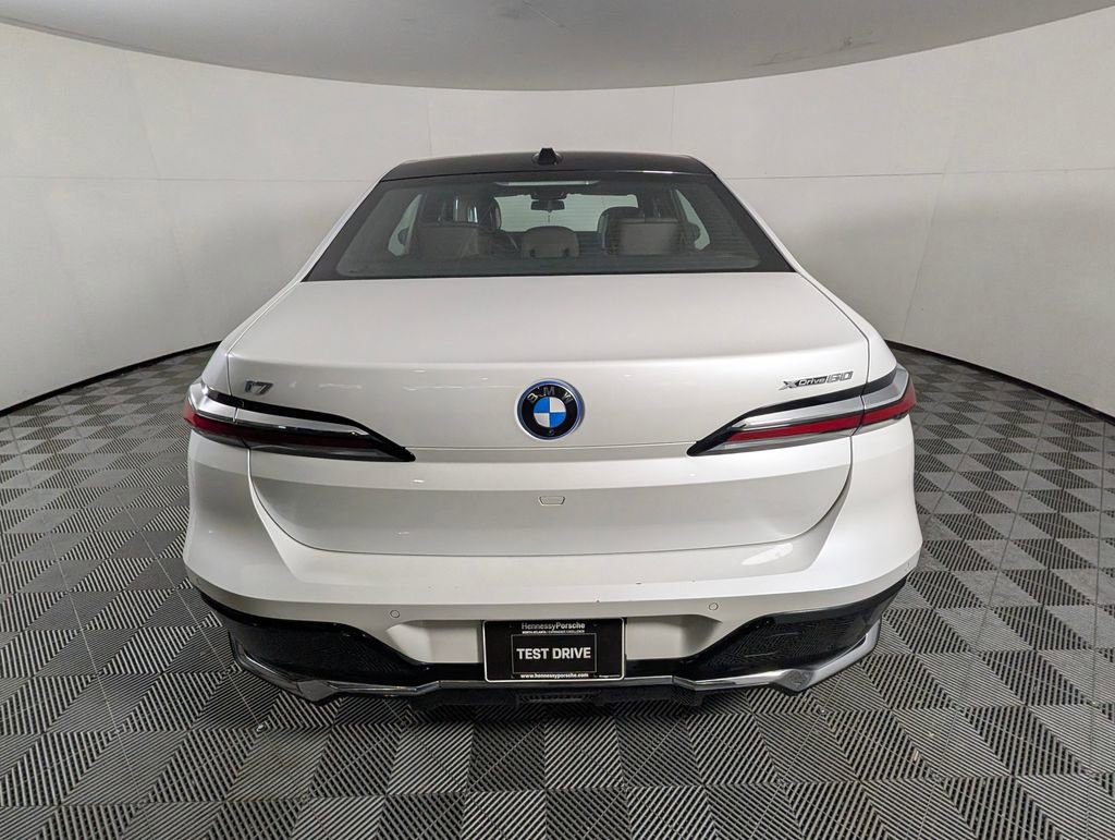 Used 2023 BMW i7 xDrive60 w/ Executive Package 2 AWD/4WD image 6