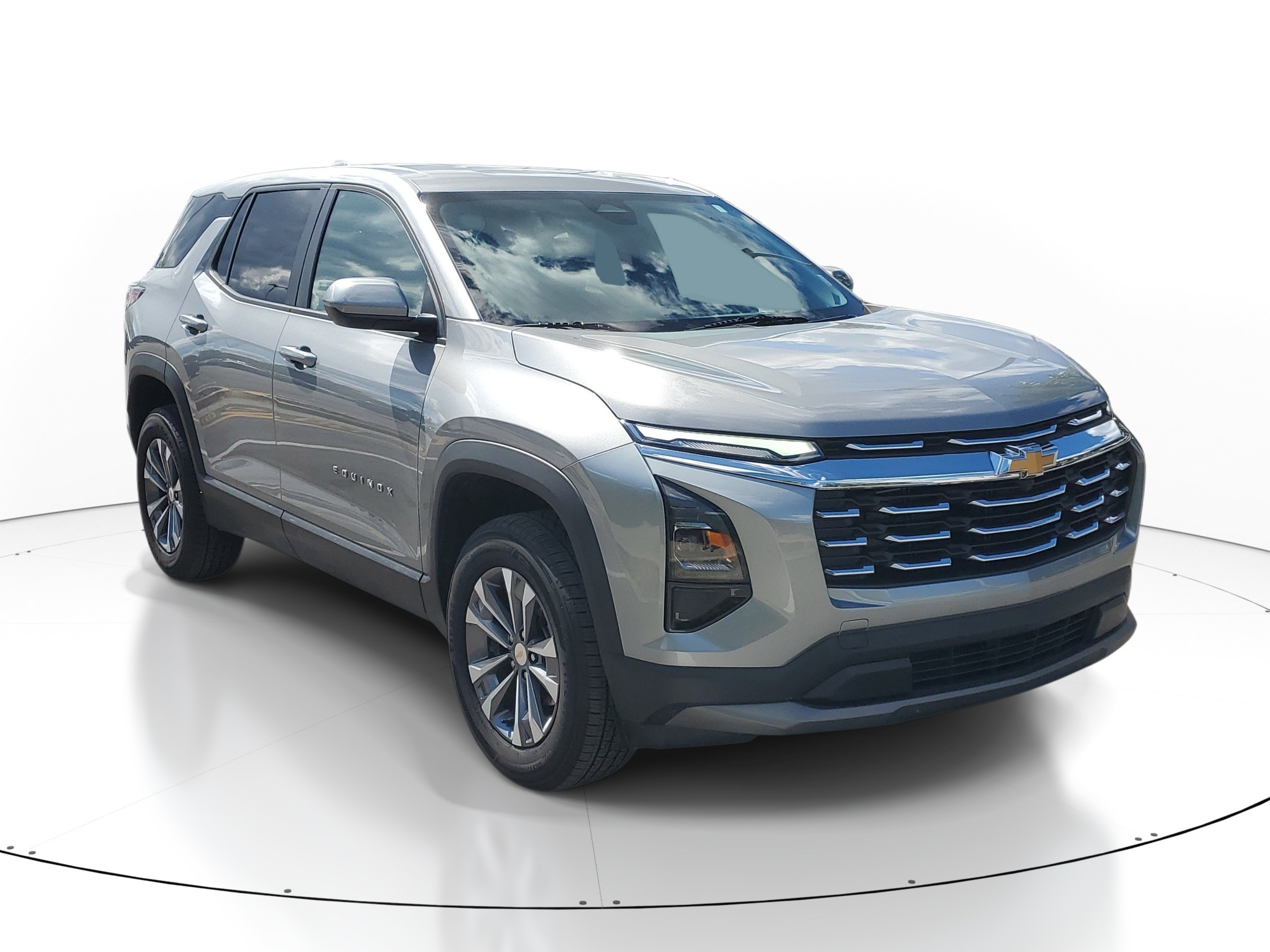 Used 2026 Chevrolet Equinox LT FWD image 2