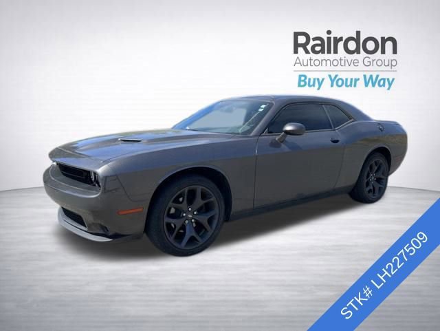 Used 2020 Dodge Challenger SXT w/ Blacktop Package RWD image 3