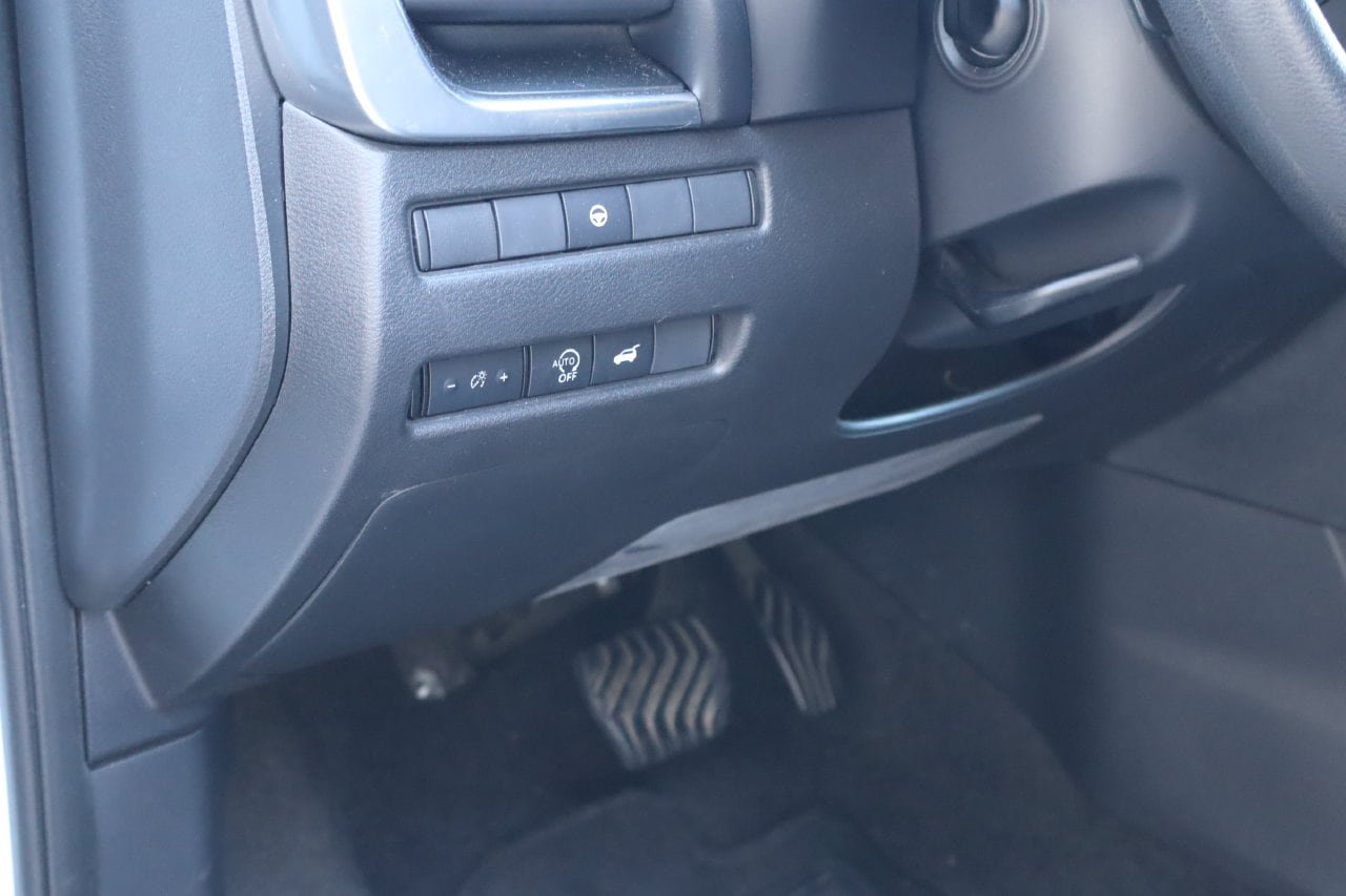 Used 2024 Nissan Rogue SV FWD image 22