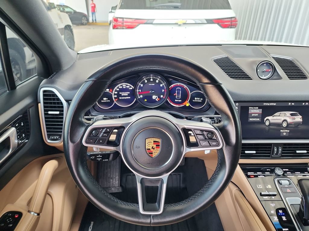 Used 2020 Porsche Cayenne AWD/4WD image 18