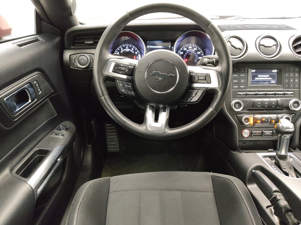 Used 2018 Ford Mustang Coupe RWD image 22