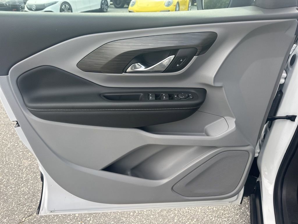 Used 2024 GMC Terrain SLE image 22