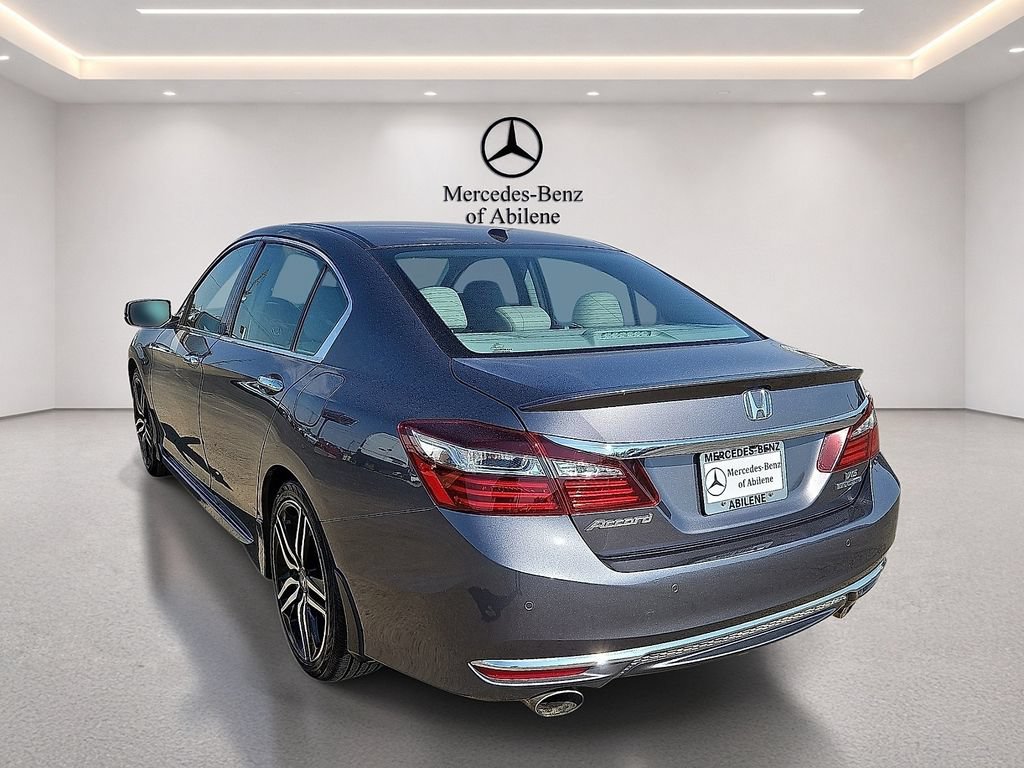 Used 2017 Honda Accord Touring image 5