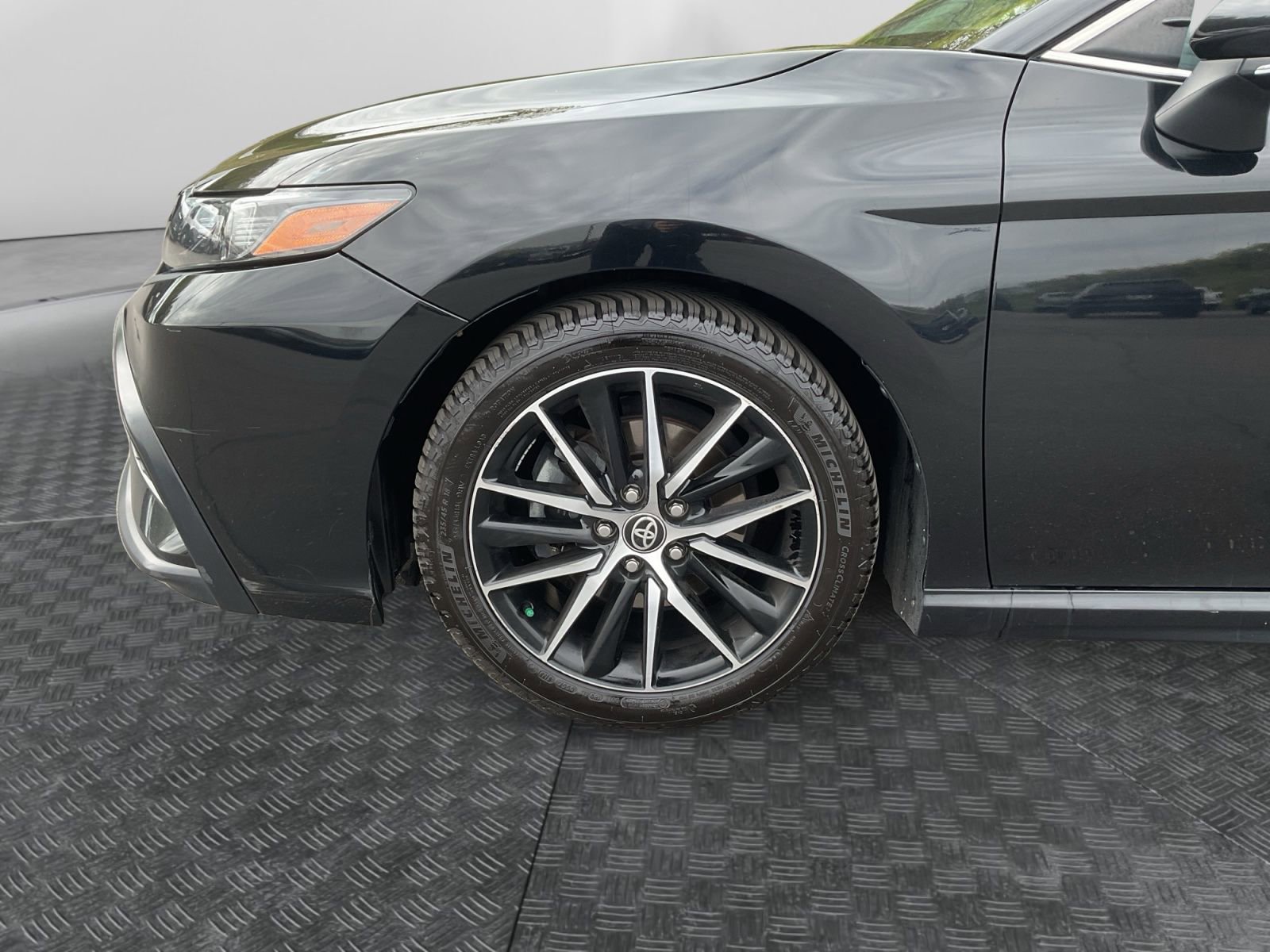 Used 2021 Toyota Camry SE w/ Cold Weather Package AWD/4WD image 14