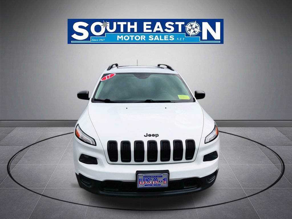 Used 2017 Jeep Cherokee Sport AWD/4WD image 3