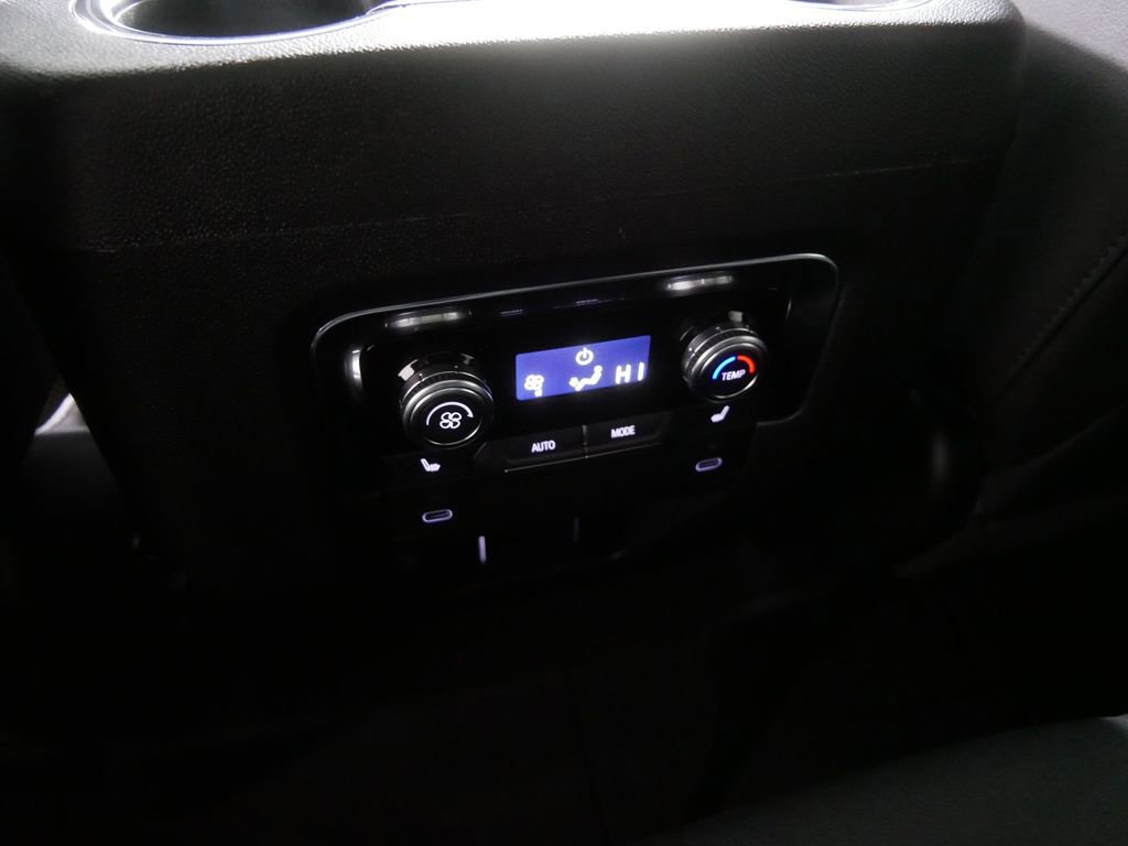 Used 2025 GMC Yukon AT4 image 23