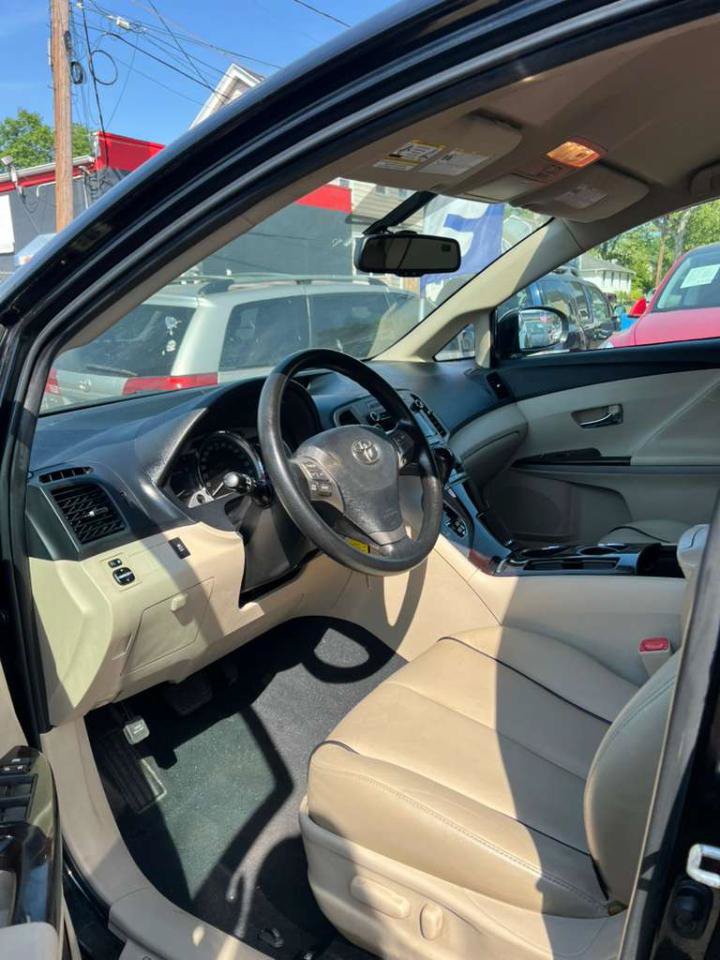 Used 2010 Toyota Venza AWD image 17