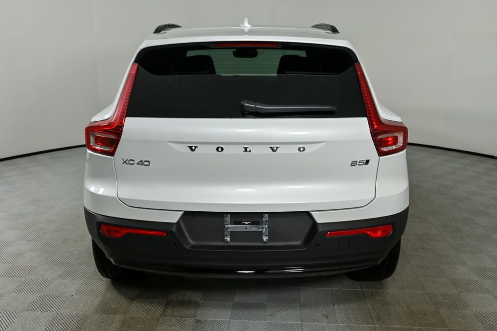 Certified 2026 Volvo XC40 B5 Core w/ Climate Package image 29