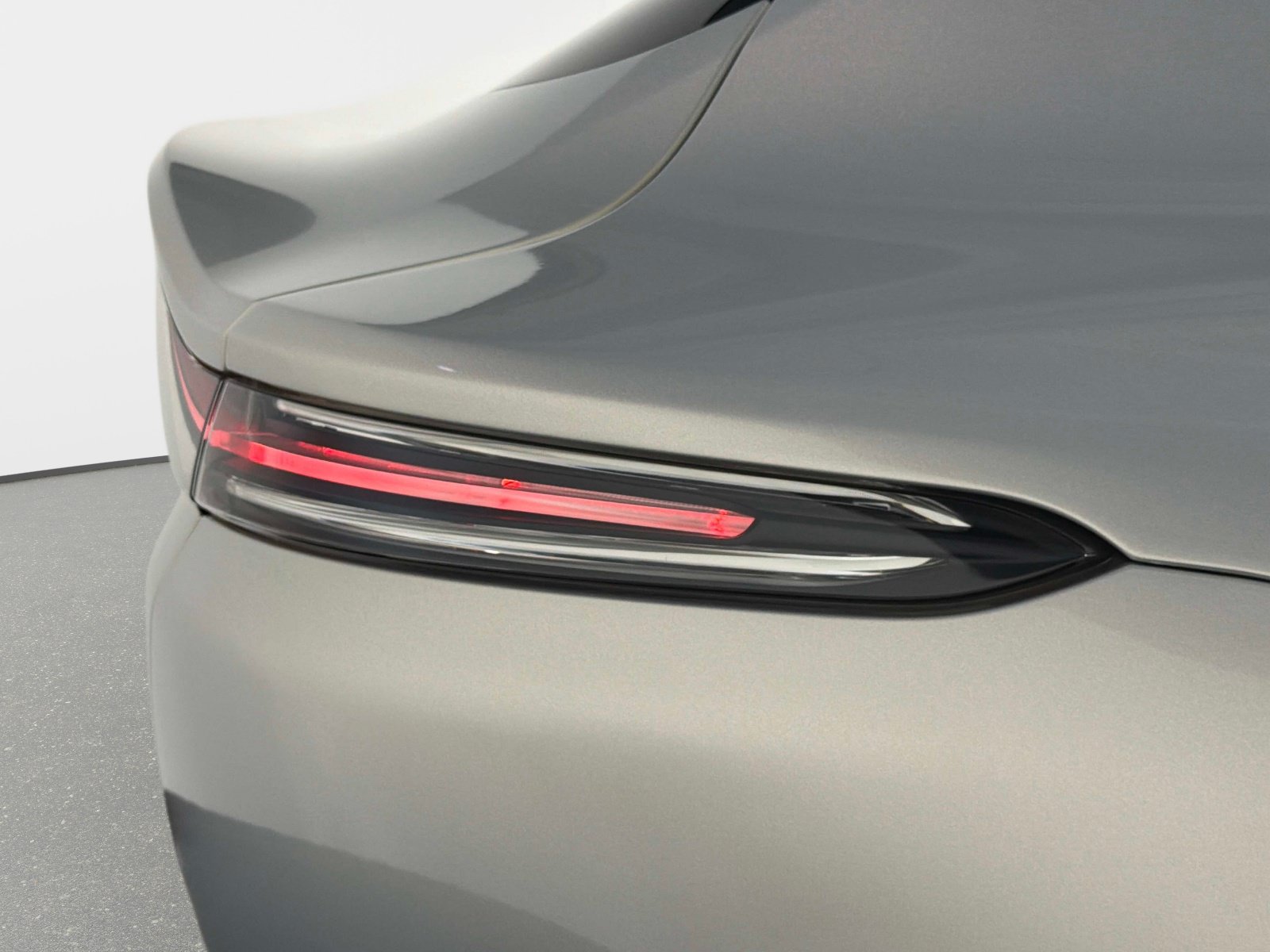 Used 2023 Aston Martin DBX AWD/4WD image 47