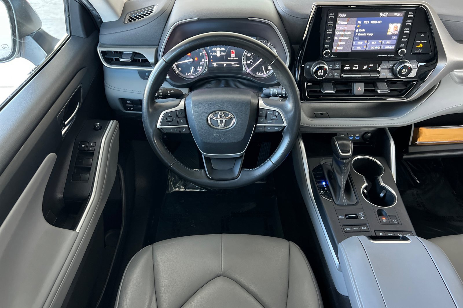 Certified 2022 Toyota Highlander XLE image 14