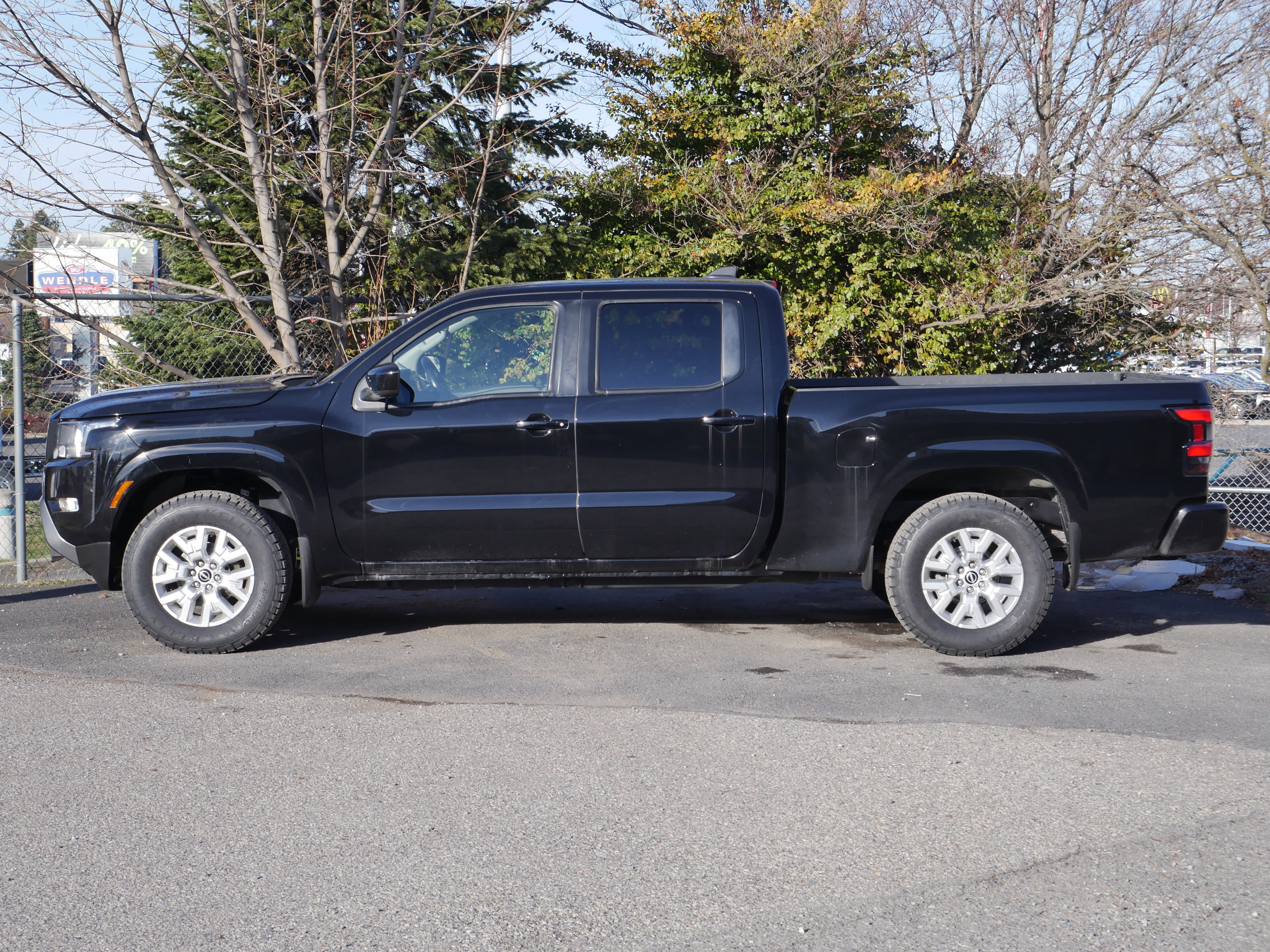 Certified 2022 Nissan Frontier SV w/ Technology Package image 13