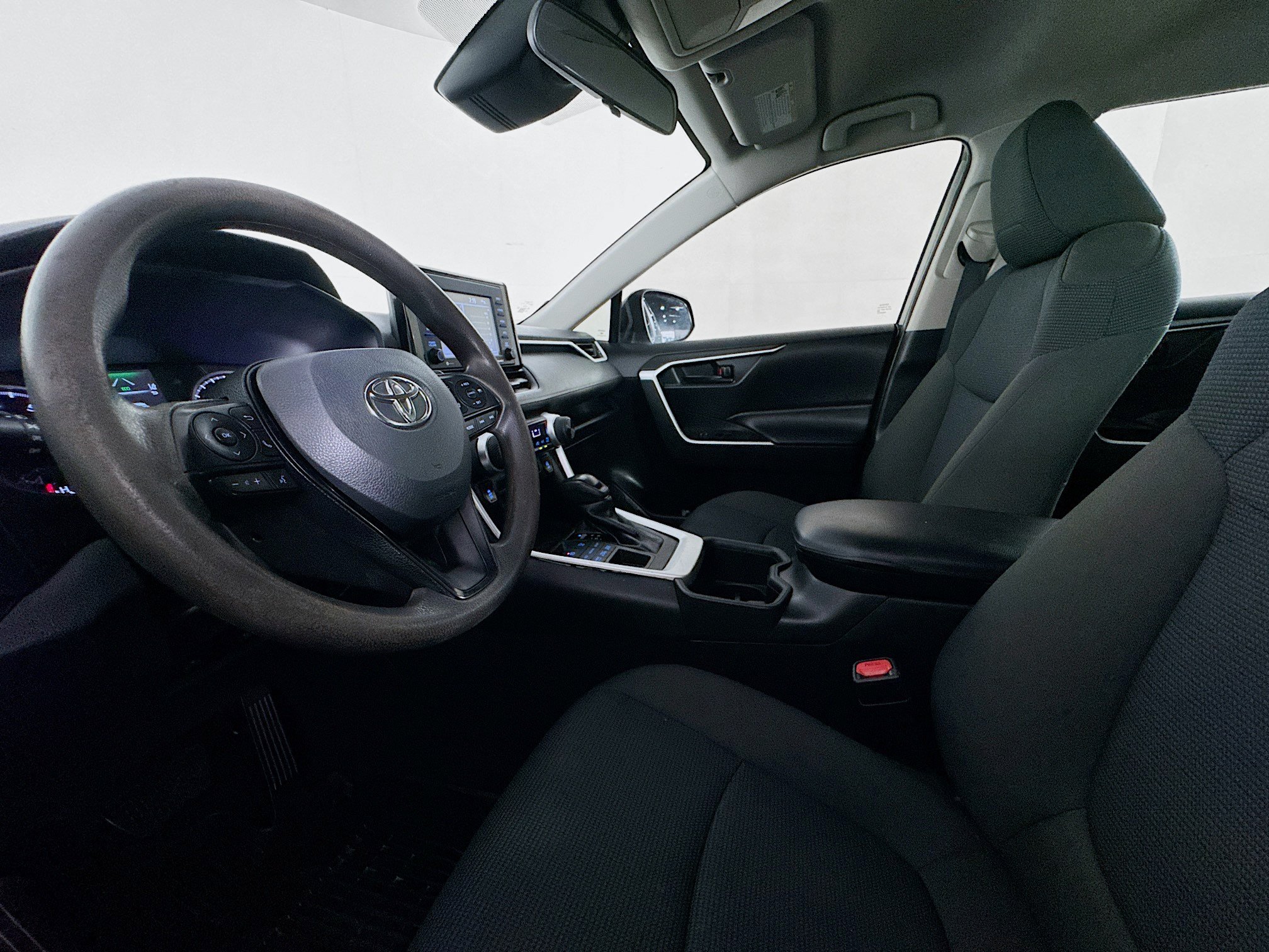 Used 2022 Toyota RAV4 LE AWD/4WD image 19