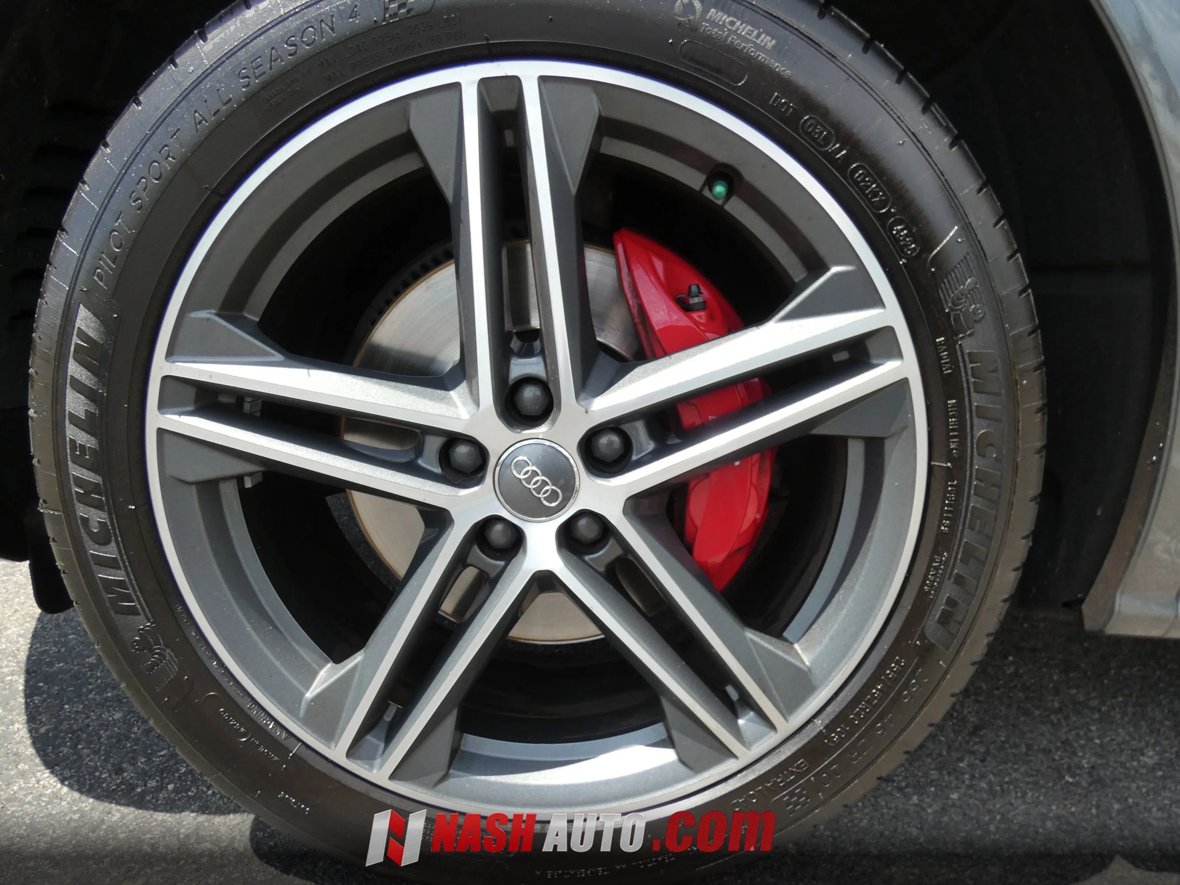 Used 2018 Audi SQ5 Premium Plus w/ S Sport Package AWD/4WD image 21
