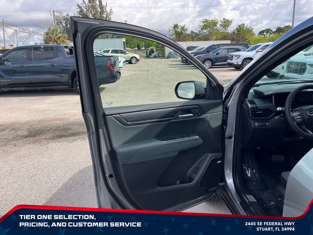 New 2026 GMC Acadia AT4 w/ Luxury Package AWD/4WD image 11