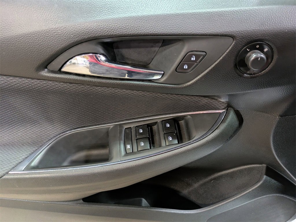 Used 2018 Chevrolet Cruze LT image 13